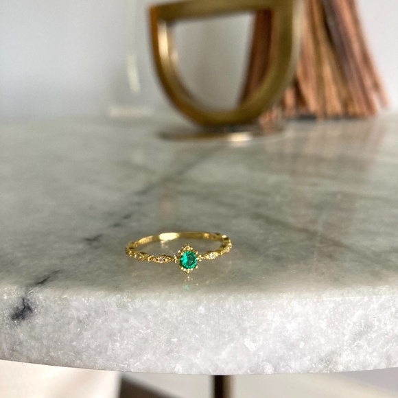 Sterling Silver Emerald and Simulated Diamond Gold Ring - Picture 3 of 5